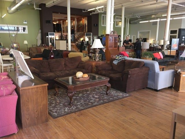 The Brown Elephant Lakeview